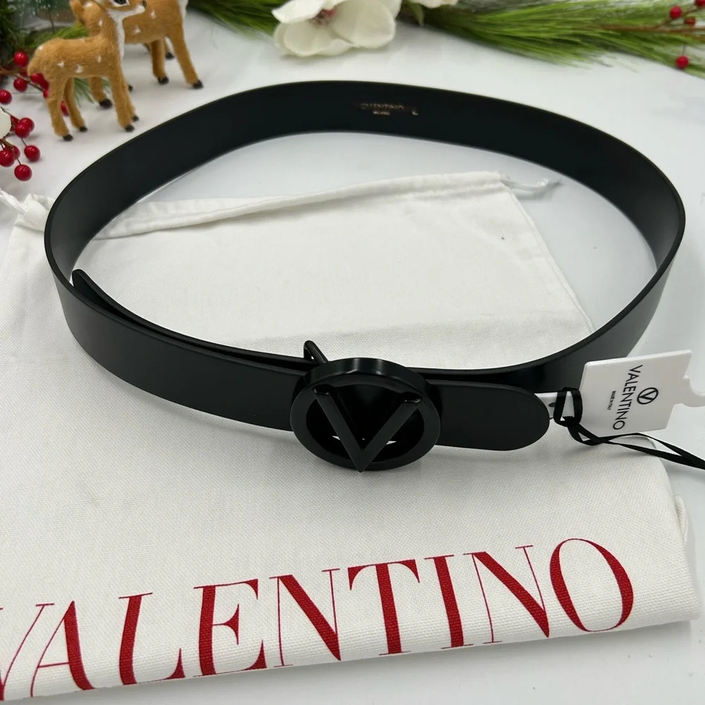 Men’s Valentino leather belt size large/44 made in Italy